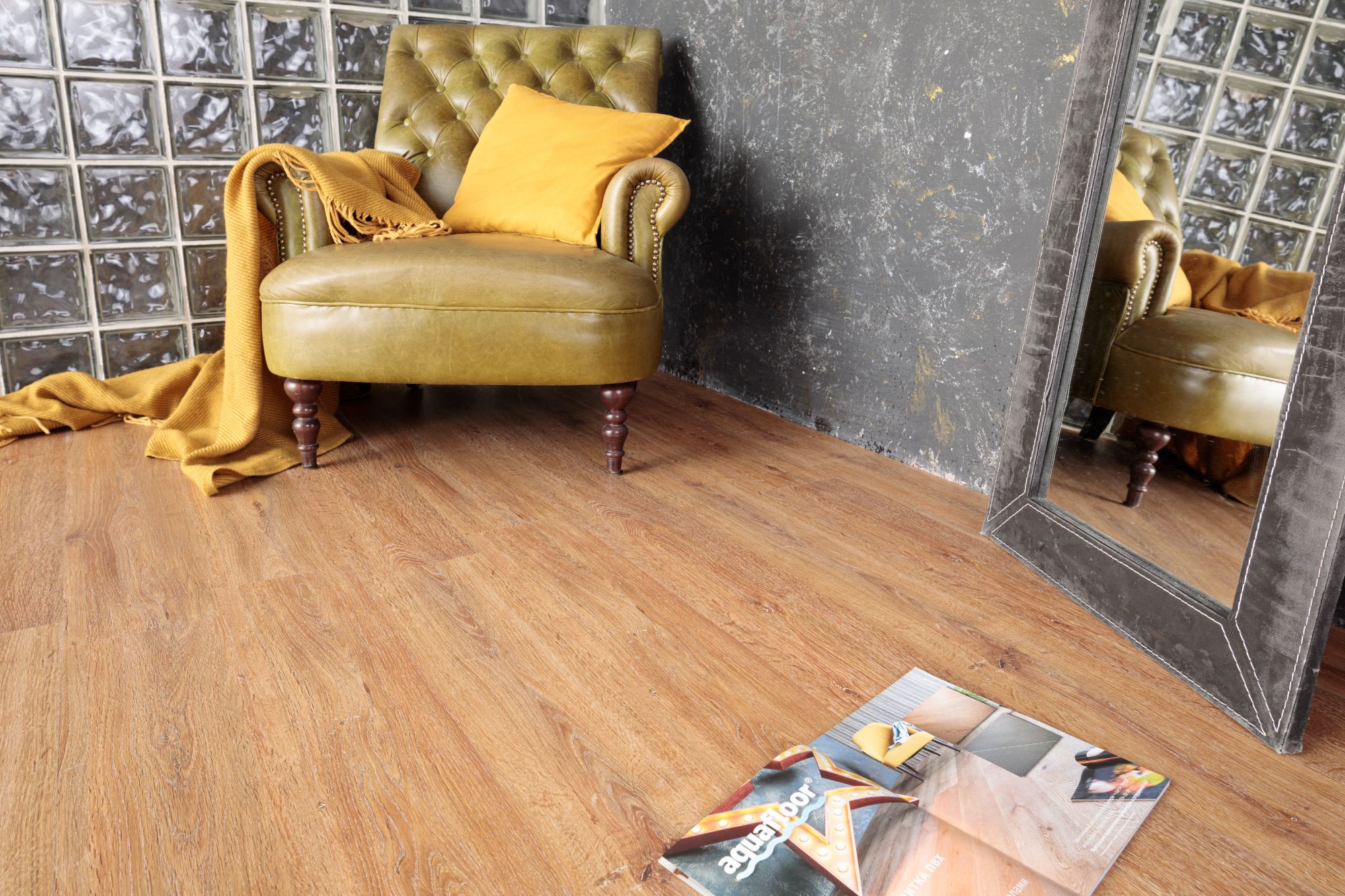 Кварцвиниловая плитка Aqua Floor Quartz AF3512QV 1220x180 Дуб Темный замковый кварц винил напольный