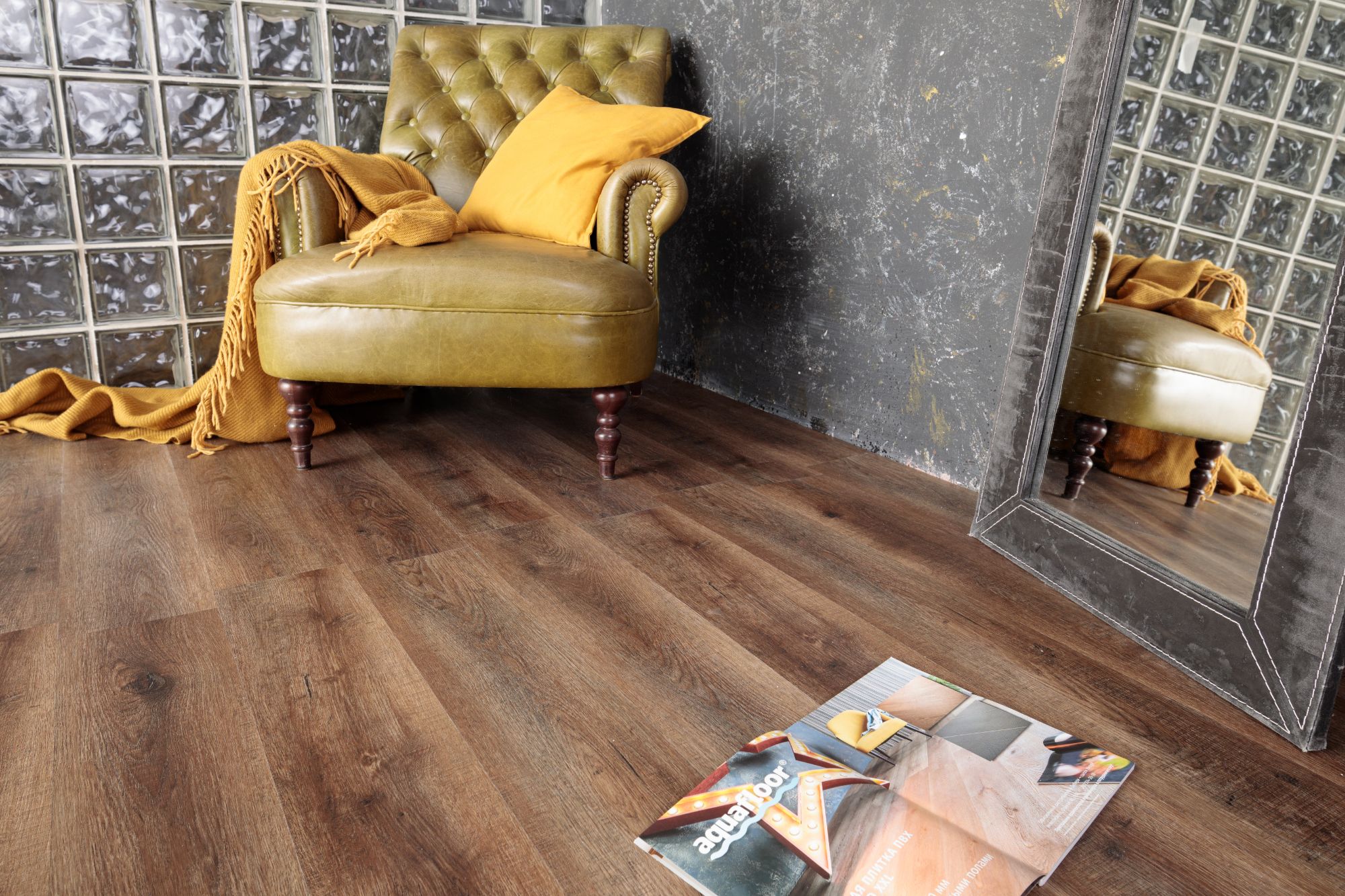 Кварцвиниловая плитка Aqua Floor Quartz AF3512QV 1220x180 Дуб Темный замковый кварц винил напольный