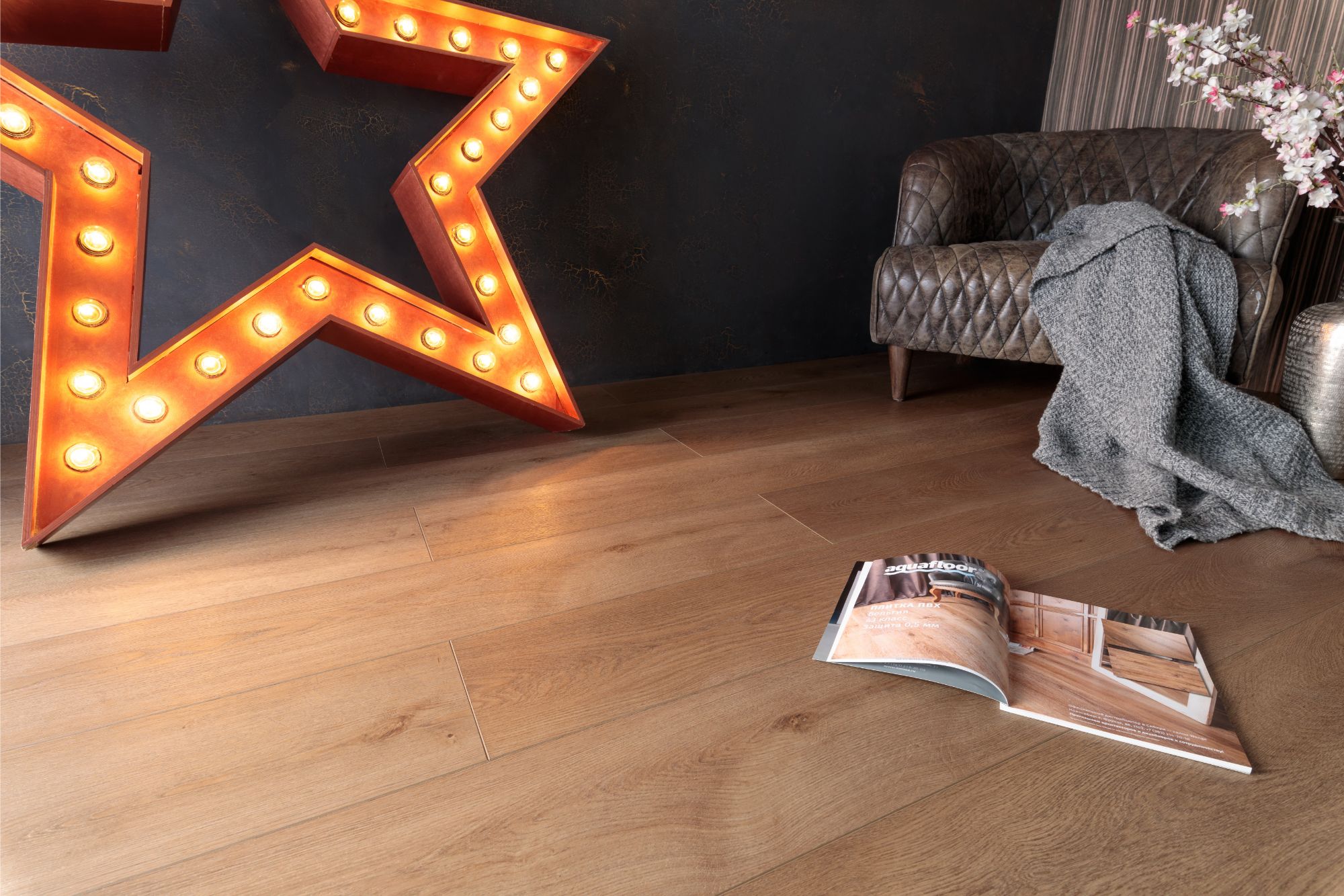 Кварцвиниловая плитка Aqua Floor Realwood XXL AF8022XXL 1800x228 Дуб Светлый замковый кварц винил напольный