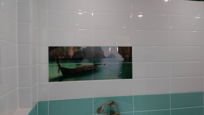 Коттедж с. Бессоновка Пензенский р-н. Керамин Концепт белый и зеленый и стеклянное панно Тайланд фото 3