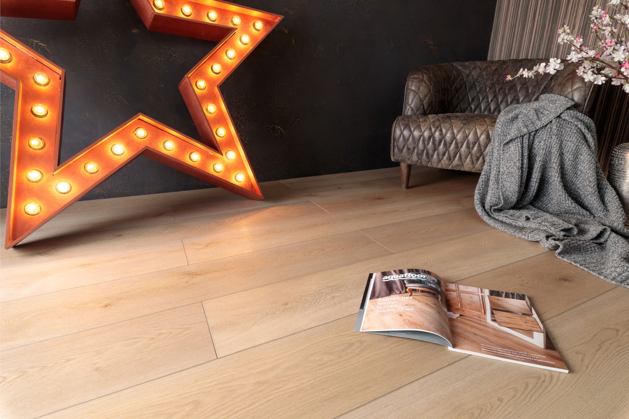 Кварцвиниловая плитка Aqua Floor Realwood XXL AF8022XXL 1800x228 Дуб Светлый замковый кварц винил напольный