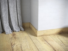 Плинтус ПВХ FineFloor Rich FF-1981 Дуб Гавана