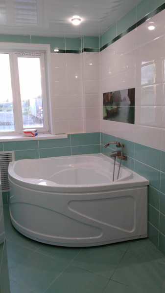 Коттедж с. Бессоновка Пензенский р-н. Керамин Концепт белый и зеленый и стеклянное панно Тайланд фото 2