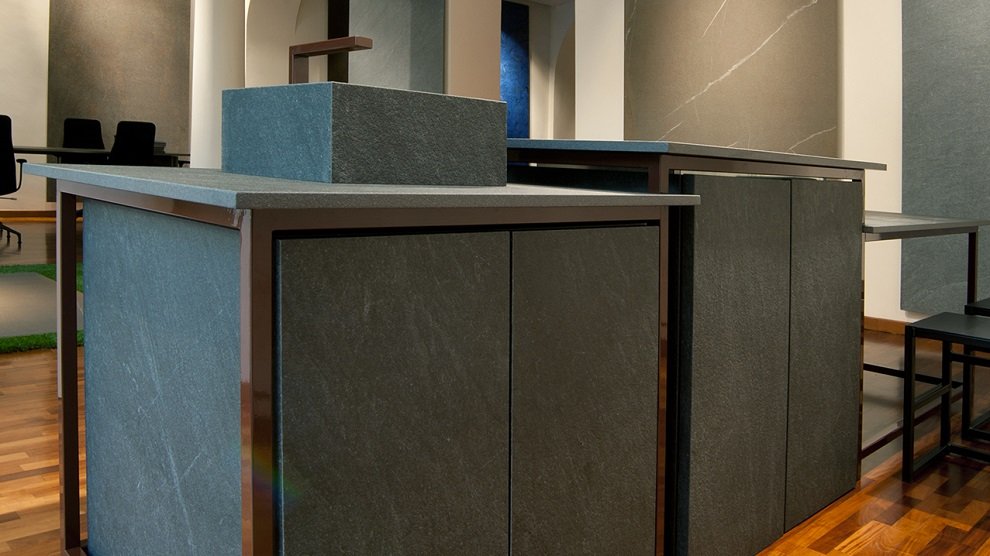 Керамогранит Laminam IN-SIDE Pietra di Cardoso Nero Nat 120x300x5,5 LAMF009447_IT