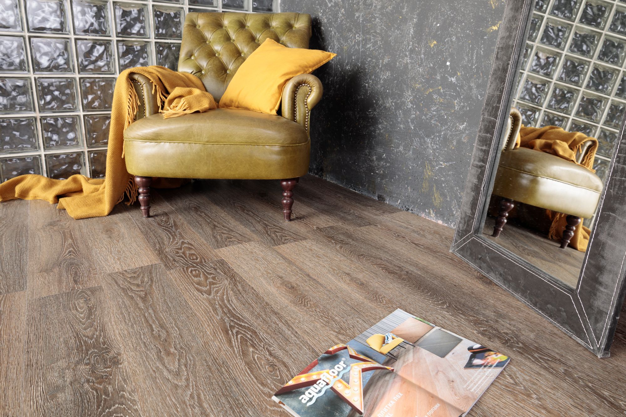 Кварцвиниловая плитка Aqua Floor Quartz AF3512QV 1220x180 Дуб Темный замковый кварц винил напольный