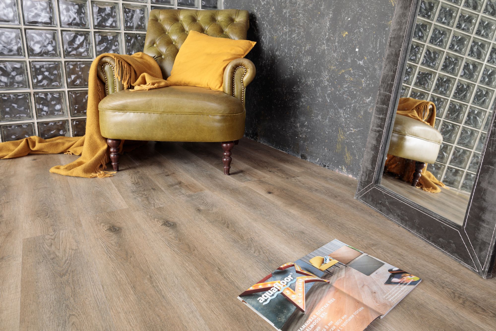 Кварцвиниловая плитка Aqua Floor Quartz AF3512QV 1220x180 Дуб Темный замковый кварц винил напольный